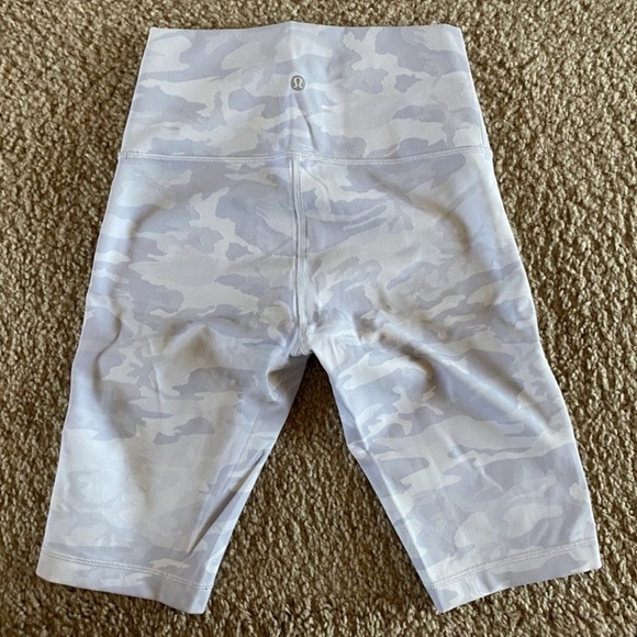 Lululemon Wunder Under Shorts 10’ Ribbed Incognito Camo Jacquard Alpine Star - Picture 3 of 5